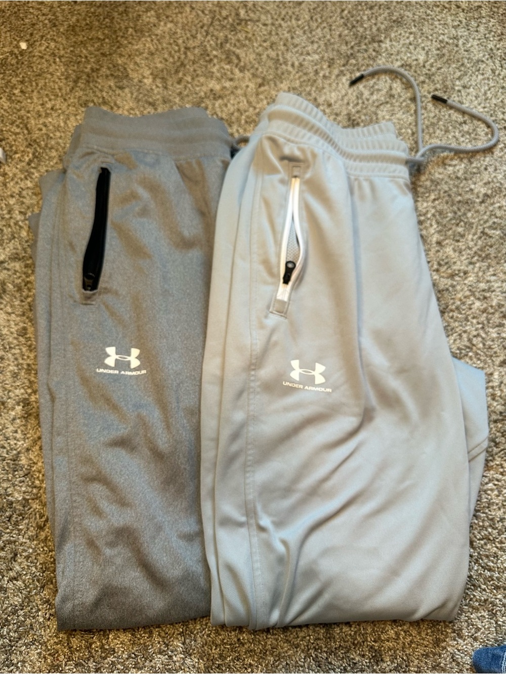 Under Armour Mens size Small Grey Performance Jogger Pants - Light and Dark Grey